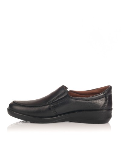 Zapatos de camarera y azafata fabricado en piel de cordero de color Negro Especialmente concebidos y confeccionados para sati
