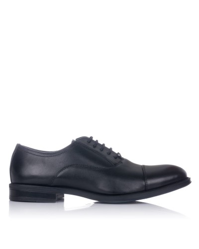 Zapato con cordones de vestir de la marca T2IN Fabricado en pieles de primera calidad que se adaptan con gran facilidad al pie