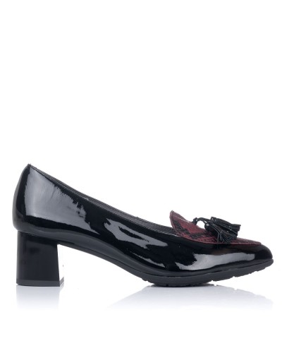 Zapato mocasin con borlas y tacon alto de mujer de la marca Pitillos Fabricados en pieles de primera calidad Forro Microtex s
