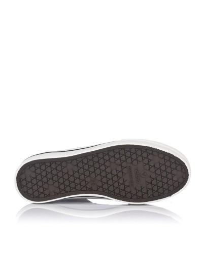 Ya esta aqui la tendencia de la temporada Las zapatillas tipo bota con plataforma de la marca Victoria Fabricadas con materi