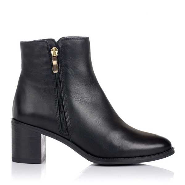 Botines de vestir con tacon para mujer de lamrca María jaen. Fabricados en  piel de primera calidad. Suela de goma flexible y ant